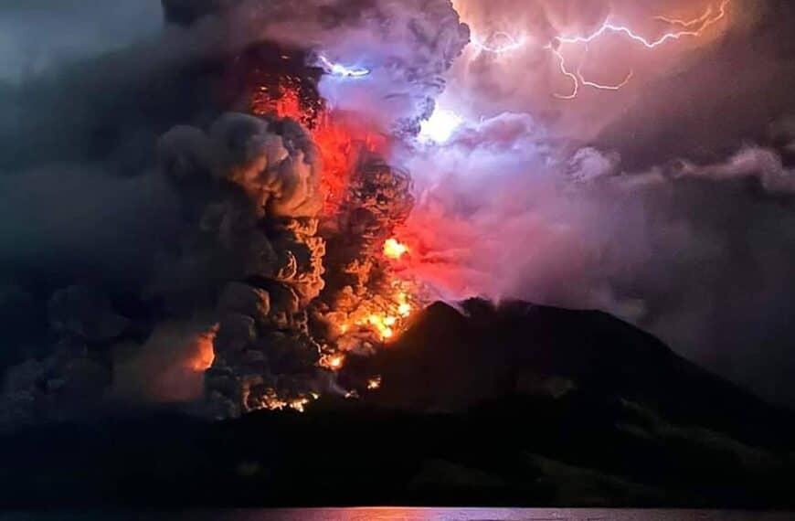 Alert level raised to highest after volcano erupts…